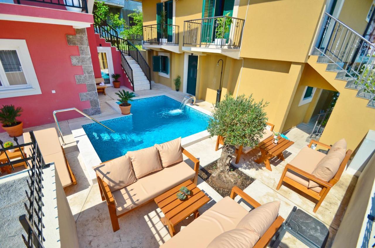 Apartments Lux S Tivat Eksteriør billede