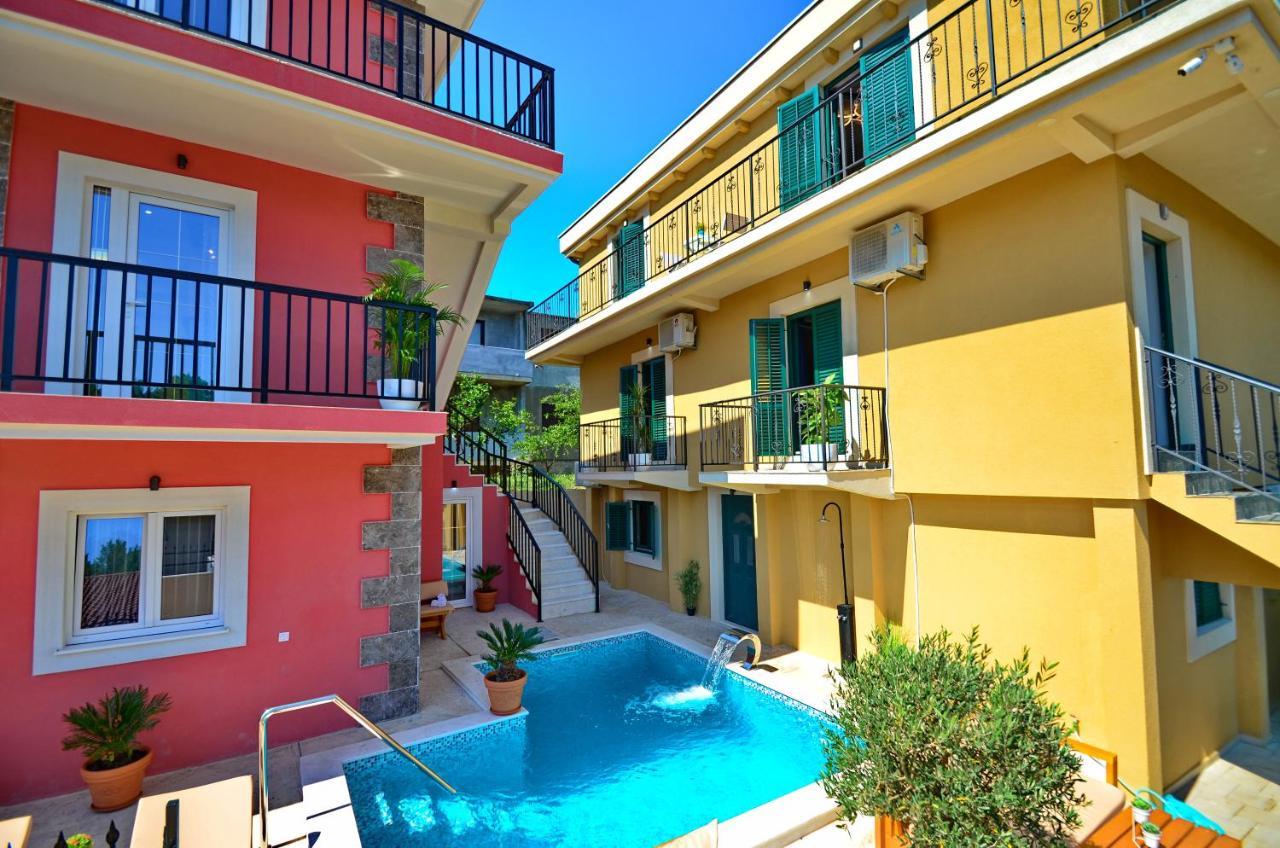 Apartments Lux S Tivat Eksteriør billede