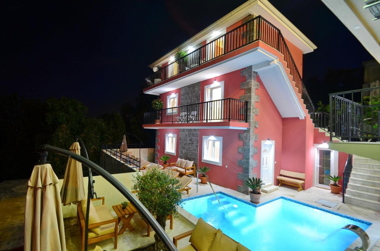 Apartments Lux S Tivat Eksteriør billede