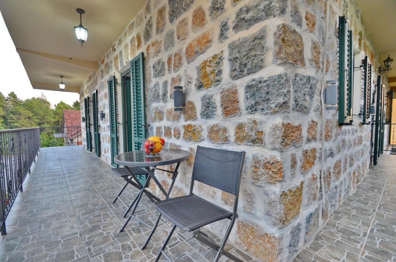 Apartments Lux S Tivat Eksteriør billede