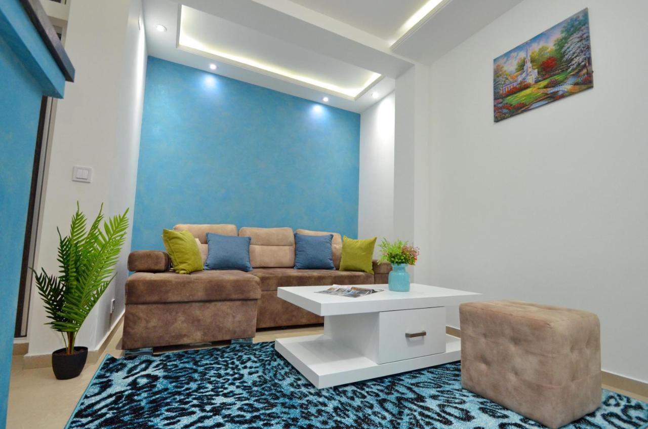 Apartments Lux S Tivat Eksteriør billede