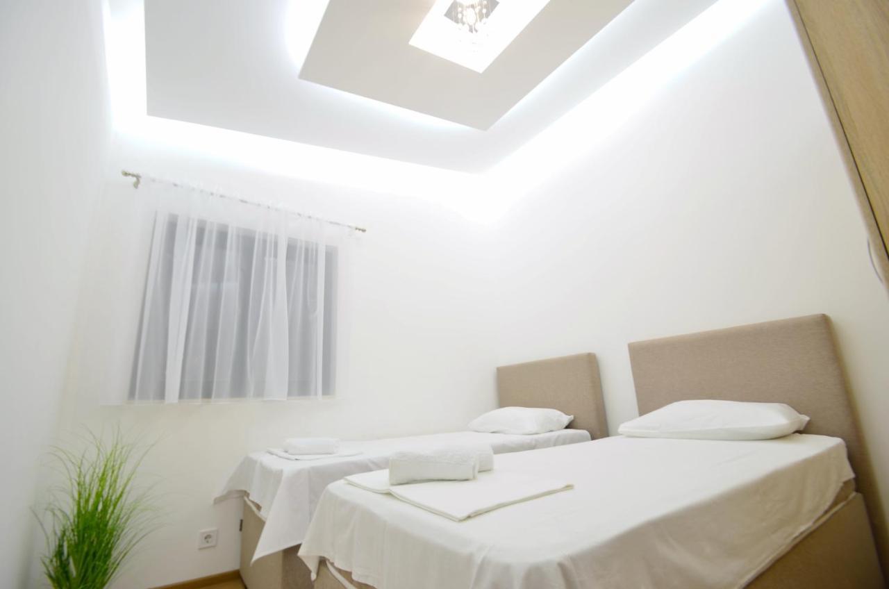 Apartments Lux S Tivat Eksteriør billede