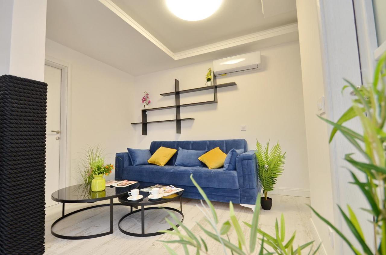 Apartments Lux S Tivat Eksteriør billede