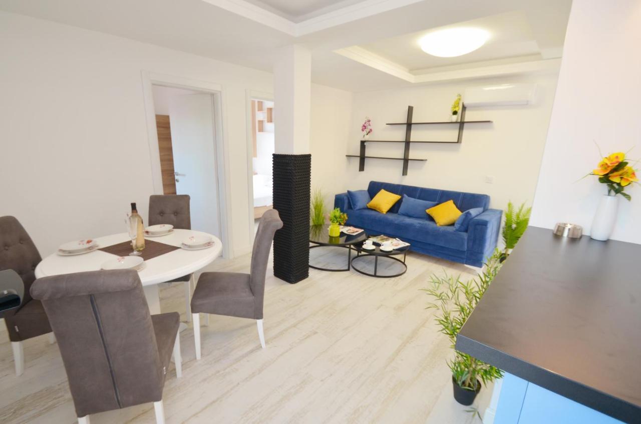 Apartments Lux S Tivat Eksteriør billede