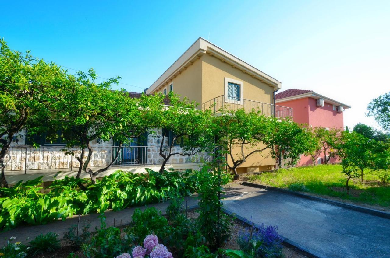 Apartments Lux S Tivat Eksteriør billede