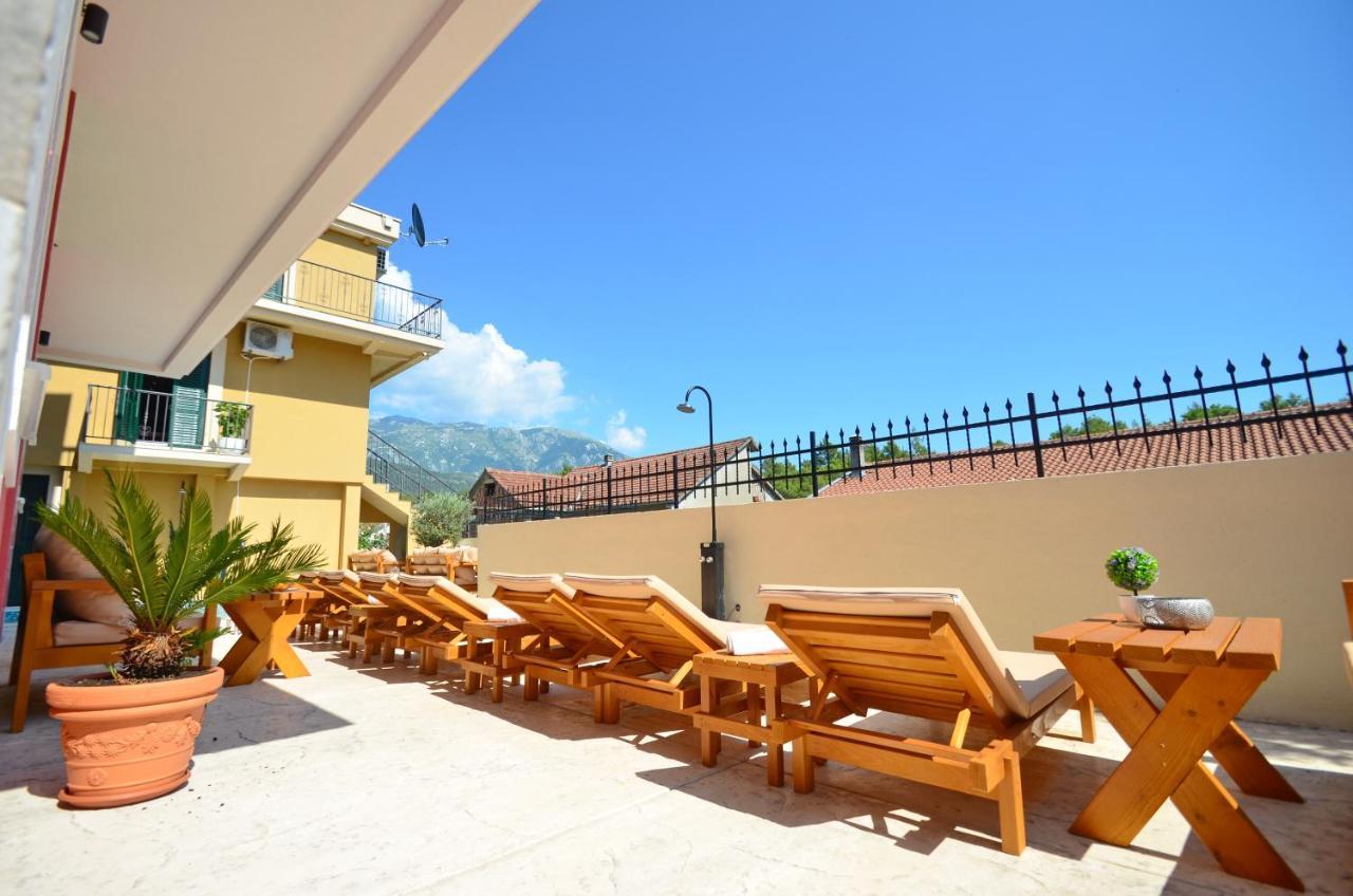 Apartments Lux S Tivat Eksteriør billede