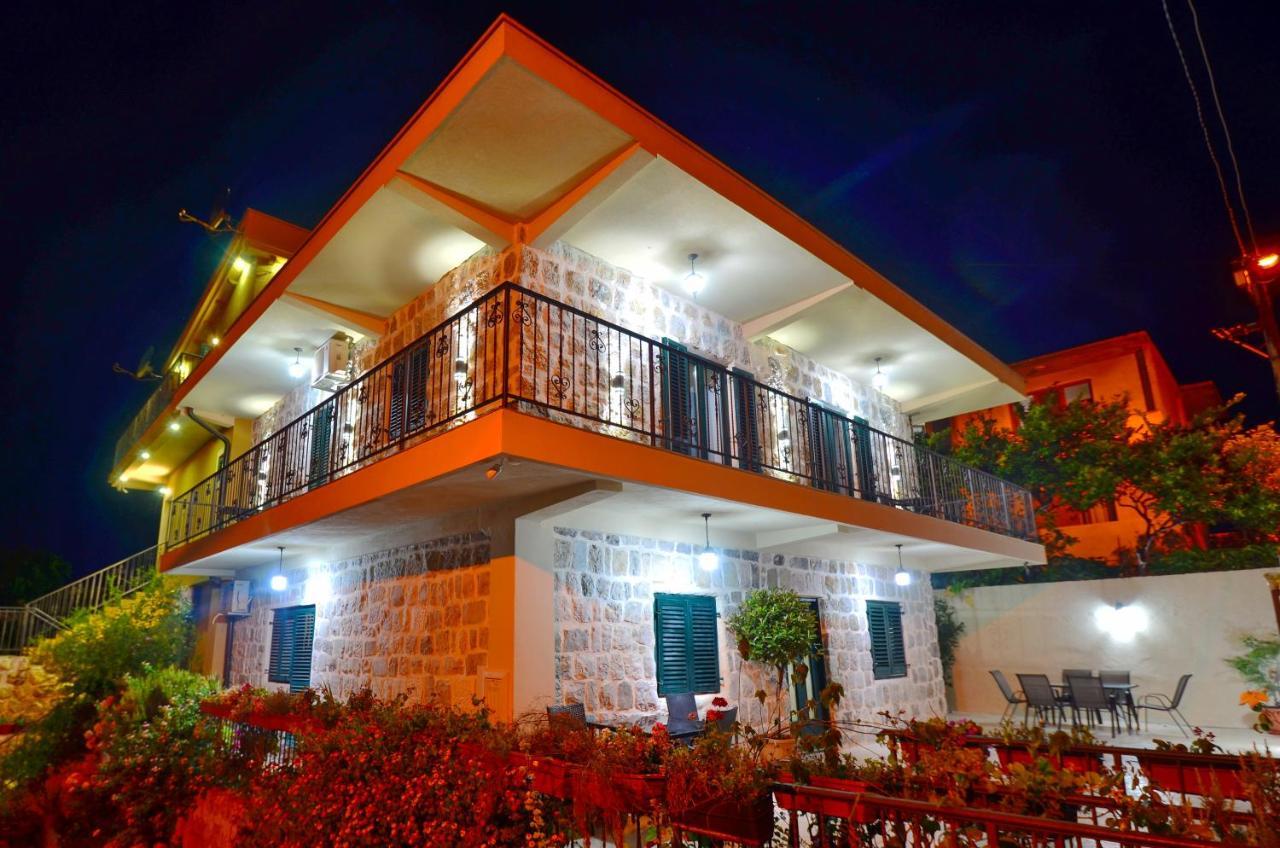 Apartments Lux S Tivat Eksteriør billede